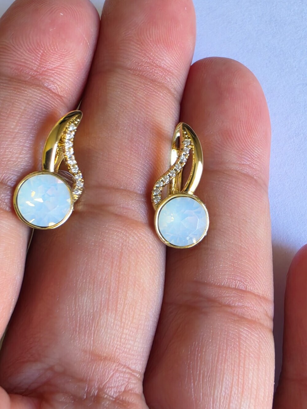 ✨ Gold Plated White Opal Color Crystal Drop Earrings Elegant Bridal Statement